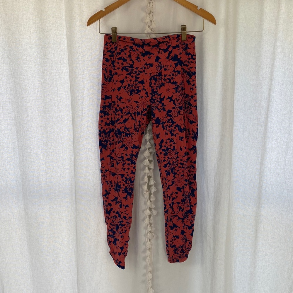lululemon align material size 6